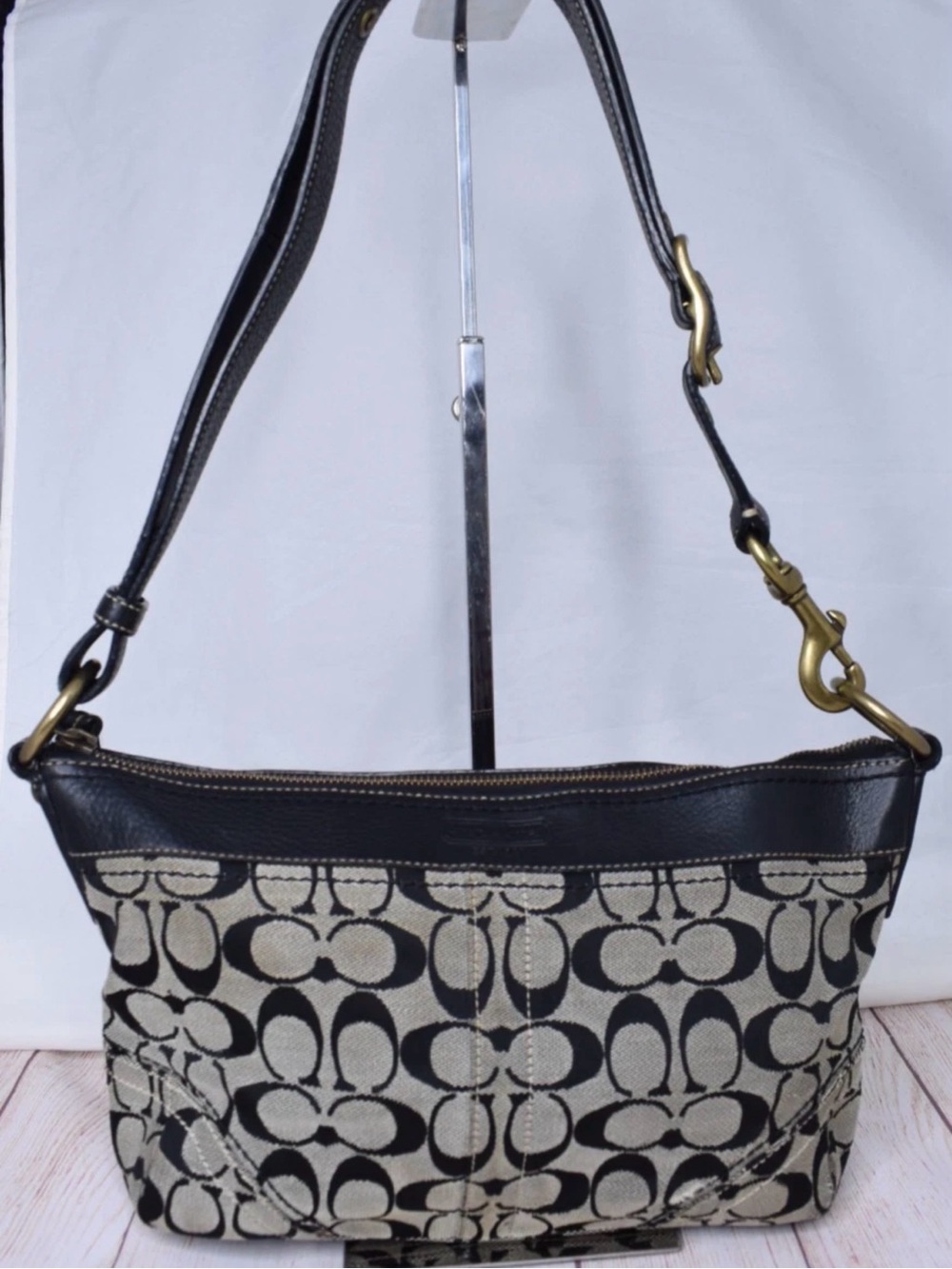 Coach Black Signature Canvas Bag Shoulder Purse Crossbody 10561